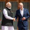 Indiens Regierungschef Narendra Modi (links) beim G7-Gipfel mit Bundeskanzler Olaf Scholz.
