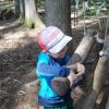 Viel Zeit in der Natur werden die Kinder - so wie hier in der Friedberger Einrichtung - auch im neuen Meringer Waldkindergarten verbringen.