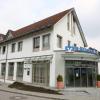 Die Raiffeisenbank Adelzhausen-Sielenbach - hier das Bankgebäude in Adelzhausen - fusioniert mit der Raiffeisenbank Kissing-Mering. Dazu hat die Generalversammlung jetzt Ja gesagt.