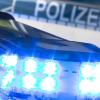 Polizei Weil sie am Steuer kurzzeitig eingeschlafen ist, baute eine 77-Jährige am Montag bei Neusäß einen Unfall.  Foto: Friso Gentsch, dpa