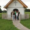 Die Familie Wiedemann hat nach mehreren Schicksalsschlägen in Memming eine Kapelle gebaut. Das Foto zeigt (von rechts) Vater Klaus, Mutter Barbara und ihre Kinder Philipp, Sarah und Andi.