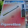 Weil ein Zigarettenautomat in Krumbach nicht funktionierte, rief ein Mann die Polizei.