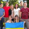 Franziska Lechner (Mitte hinten, im schwarzen Jäckchen) verbringt mit anderen Freiwilligen ein Jahr in der Ukraine. 