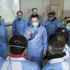 Chinas Ministerpräsident Li Keqiang sprach dieser Tage in Wuhan mit Klinikmitarbeitern. Er leitet auch das Zentralkomitee der Kommunistischen Partei Chinas für die Vorbeugung und Kontrolle des Coronavirus.