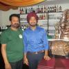 Geschäftsführer Amanjot Singh (rechts) und Roop Lal (Koch) stellen ihr neues indisches Restaurant „Haveli“ in Krumbach vor. 