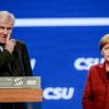 Kanzlerin Merkel zusammen mit CSU-Chef Horst Seehofer auf dem Parteitag der Christsozialen im vergangenen November.