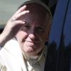 Papst Franziskus verzichtet wie in Rom und auf anderen reisen auf eine gepanzerte Limousine, wenn er in das von islamistischen Terror erschütterte Ägypten reist. 