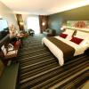 Die Zimmer im neuen Hotel Leonardo Royal Ulm sind in gedeckten Farben gehalten, was stilvoll und gemütlich zugleich wirkt. 