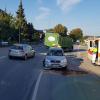 Zu einem Unfall ist es am Montagmorgen an der Ortsdurchfahrt in Mühlhausen an der Einmündung des Birkenweges gekommen. Dabei wurde eine 57-jährige Beifahrerin leicht verletzt. 