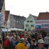 Viel los war in den vergangenen Jahren beim Herbstmarkt in Wertingen. Heuer ist einiges anders, unter anderem müssen die Gäste eine Maske tragen. 