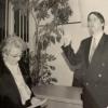 1996 wird Bürgermeister Kandler von der damals ältesten Gemeinderätin Ellen Kratzer vereidigt.