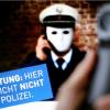 «Achtung: Hier spricht nicht die Polizei»: Das Plakat warnt vor Betrügern, die sich am Telefon als Polizisten ausgeben.