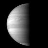Jupiter steht an fünfter Stelle von der Sonne aus gesehen.  Er ist der größte und schwerste Planet im Sonnensystem. Er ist 318 mal schwerer als die Erde und damit größer und schwerer als alle anderen Planeten zusammen. Als eines der hellsten Objekte des Nachthimmels ist er nach dem römischen Hauptgott Jupiter benannt. In Babylonien galt er wegen seines goldgelben Lichts als Königsstern.

 