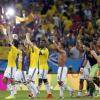 Die Spieler Kolumbiens feiern ihren Sieg gegen Uruguay.