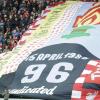 Mit einer Choreographie erinnern Fans des FC Liverpool an den 30. Jahrestag der Hillsborough-Katastrophe.