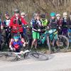 Eine Gruppe von Mountainbikern bei der Montagstour. 	