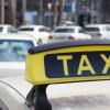 15 Minuten Stillstand: Taxiunternehmer protestierten gegen lockerere regeln für andere Fahrdienste.