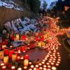 Mehr als 1000 Kerzen legten Menschen am späten Sonntagnachmittag dort nieder, wo die Schülerin Ece S. am Montag davor getötet worden war.