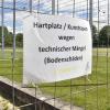 Seit Januar ist der Kunstrasenplatz im Landsberger Sportzentrum gesperrt. Das marode Feld weist technische Mängel auf. Der neue Kunstrasen soll bis zum Sommer 2020 fertig sein.