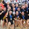 Deutschlands Beach-Handballerinnen jubeln nach dem historischen WM-Triumph.