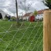 Ein Zaun verhindert nun am Spielplatz in der Pepi-Huith-Straße, dass Kinder auf die Arthur-Maximilian-Miller-Straße laufen. 