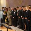 Bundespräsident Frank-Walter Steinmeier und geladene Gäste legen eine Schweigeminute für die Opfer des Ukraine-Krieges ein.