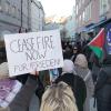 Knapp 100 Menschen demonstrierten am Samstagnachmittag in der Augsburger Innenstadt für Frieden in Gaza.