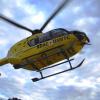 Mit dem Rettungshubschrauber wurde ein verletzter Mann nach einem Unfall von Taiting ins Uniklinikum Augsburg gebracht. 
