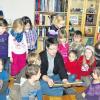 Die Bärengruppe des Kindergartens Zusamzell besuchte das Redaktionsbüro von Helene Weinold-Leipold in Violau. 