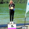 Bei der Siegerehrung gab es für die Nördlinger Mastersschwimmerin Claudia Koch ein geschnitztes K (für Kufstein) als Trophäe. 	