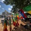 Mittlerweile wehen russische Flaggen in der malischen Hauptstadt Bamako. Sie gehören zu den Verkaufsschlagern der Straßenhändler der Metropole.