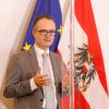 Zuletzt zwölf Jahre in Österreich, seit Januar 2023 in Augsburg: Prof. Dr. Klaus Markstaller ist neuer Ärztlicher Direktor am Uniklinikum Augsburg (UKA).