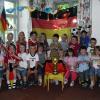 Die Kinder des Kindergartens St. Martin in Langenhaslach halten schon den WM-Pokal in den Händen, schreibt Sven Ehricht. 

