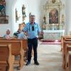 Hurlachs Altbürgermeister Wilhelm Böhm bot am Tag des offenen Denkmals eine Führung in der Kapelle Sankt Margaretha in Hurlach.