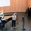 Die Berlinerin Sarah Kaiser begeisterte zusammen mit dem Pianisten Samuel Jersak die erweiterte Gemeinde in der Immanuelkirche Diedorf. 	