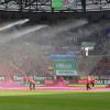 Wenn die Balljungen der JFG Lohwald das große Banner im Mittelkreis der WWK-Arena zusammenlegen, muss es schnell gehen. Zum einen wird der Platz noch einmal beregnet, zum anderen warten der Bundesligist FC Augsburg und seine Gegner auf den Anpfiff. 	