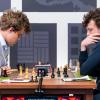 Dauer-Schach-Weltmeister Magnus Carlsen (links) verlor zuletzt gegen den weit niedriger platzierten US-Amerikaner Hans Niemann. Er befürchtet: Nicht alles ging mit rechten Dingen zu.