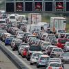 Stau auf der Autobahn A9 zum Ferienbeginn in Bayern. dpa