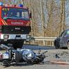 Ein Auto ist auf der Kreisstraße 12 zwischen Ursberg und Balzhausen in ein Motorrad gefahren.