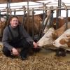 Landwirt Rainer Mayer aus Bad Wörishofen führt einen Familienbetrieb mit 80 Milchkühen. Daneben ist er aber auch Vorsitzender des SV Schlingen und Betreiber von Mayers Milchhäusle zwischen Bad Wörishofen und Schlingen. 