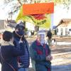 800 Teilnehmer demonstrierten auf der Corona-Demonstration am 14. November auf dem Volksfestplatz in Aichach gegen Corona-Maßnahmen. Einer von ihnen: AfD-Kreisrat Josef Settele.