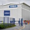 Der Flugzeugbauer Airbus will wegen der Luftfahrt-Krise weltweit 15.000 Stellen streichen.