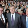 Der Vorstand der "Gesellschaft der Freunde von Bayreuth" (GdF): Stephan Götzl (l-r), Georg Freiherr von Waldenfels und Wolfgang Wagner. Bild: dpa 