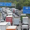 Urlaubsheimkehrer müssen auf der A8 mit Staus rechnen - es wird voll am Wochenende.