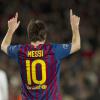 Gruß nach oben. Man kennt sich. Lionel Messi nach einem seiner fünf Treffer gegen Bayer Leverkusen.