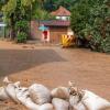 Eine Schlammlawine ergießt sich infolge eines Unwetters durch das Dorf Gumperda nahe Jena. Auch  Delmenhorst und Schwerin hat das Unwetter getroffen.