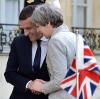 Schwierige Reisen, schwierige Zeiten: Die britische Premierministerin Theresa May besucht den neuen Präsidenten Emmanuel Macron in Paris. 
