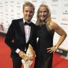 Profiboxerin Nikki Adler liebt Abendkleider. Gelegenheit dafür hatte sie am Samstag beim Deutschen Sportpresseball in Frankfurt. Auf dem Bild ist sie mit Rennfahrer Nico Rosberg zu sehen.