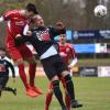 Im vergangenen März trennten sich der TSV Rain (mit Fatlum Talla, links in Rot) und der 1. FC Sonthofen 3:1. Rain will nun erneut siegen.