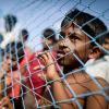 Kinder der aus Myanmar geflohenen Volksgruppe der Rohingya in einem Flüchtlingslager in Bangladesch.